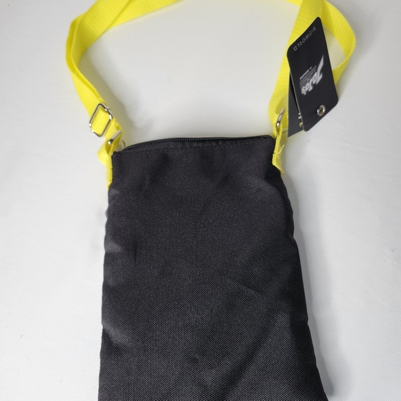 NWT JoJo's Bizarre Adventure Passport Crossbody Bag - Picture 2 of 7